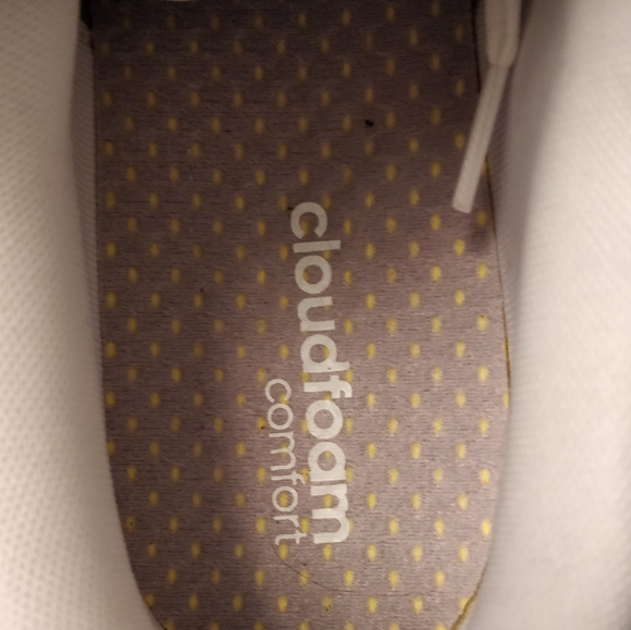 Adidas - Picture 2 of 4